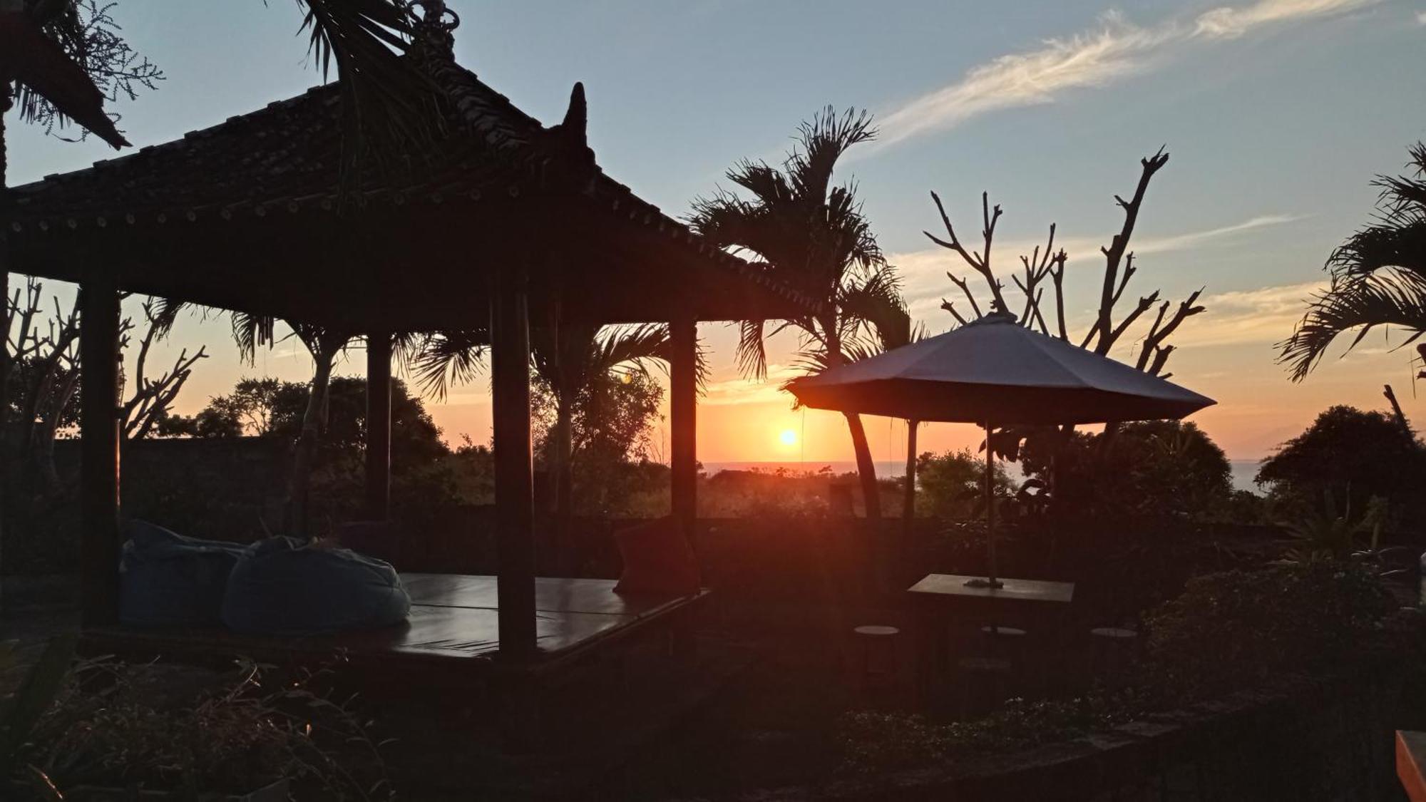 Khrisna Sunrise Homestay Tulamben Phòng bức ảnh
