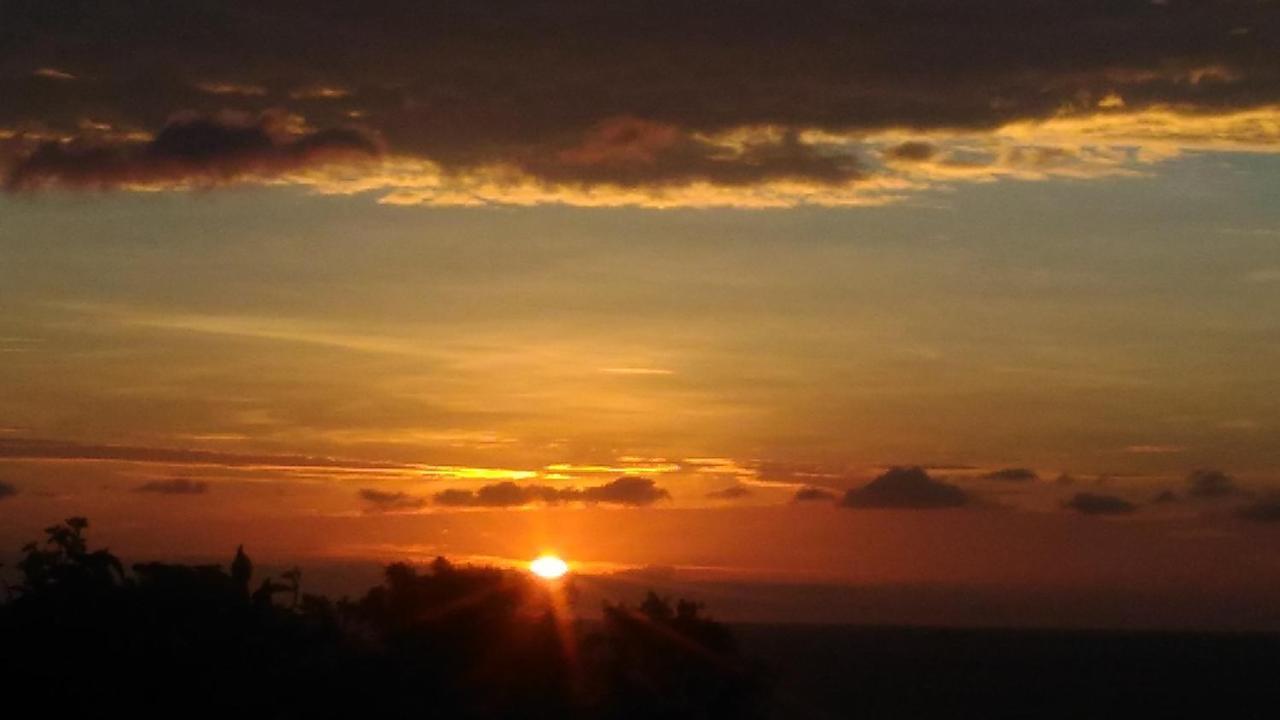 Khrisna Sunrise Homestay Tulamben Ngoại thất bức ảnh